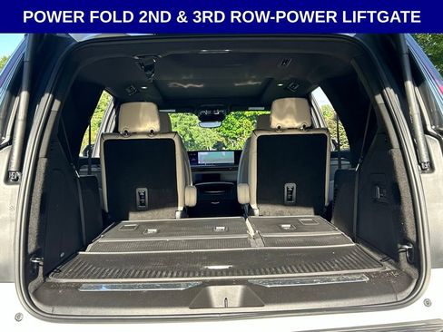 Used 2025 Cadillac Escalade Sport w/ LPO, Floor Liner Package AWD/4WD image 19