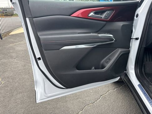 New 2026 Chevrolet Traverse Z71 w/ Driver Confidence Package image 11