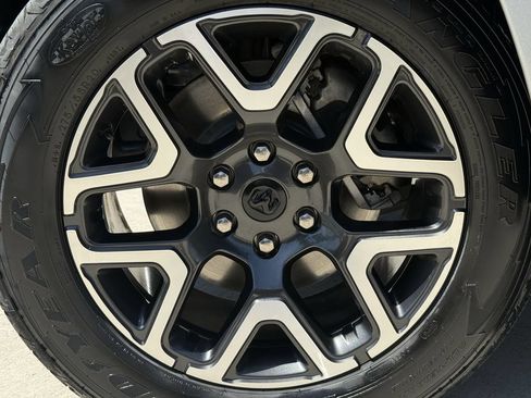 Used 2026 RAM 1500 Laramie AWD/4WD image 7