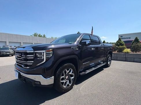 Used 2022 GMC Sierra 1500 SLT w/ SLT Premium Plus Package AWD/4WD image 3