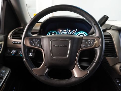 Used 2018 GMC Yukon Denali w/ Denali Ultimate Package AWD/4WD image 22