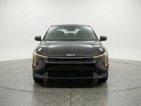 Used 2025 Kia K4 FWD image 2