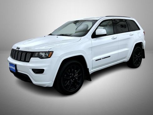 Used 2021 Jeep Grand Cherokee Laredo X AWD/4WD image 1