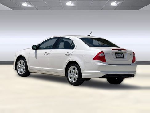 Used 2010 Ford Fusion SE FWD image 3