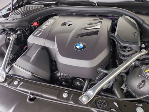 Used 2027 BMW 530i xDrive w/ M Sport Package AWD/4WD image 34
