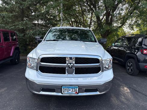 Used 2019 RAM 1500 Classic SLT w/ Luxury Group AWD/4WD image 3
