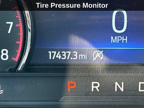 Used 2024 Ford Explorer XLT w/ Equipment Group 202A AWD/4WD image 18