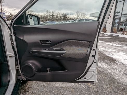 Used 2020 Nissan Kicks S image 26