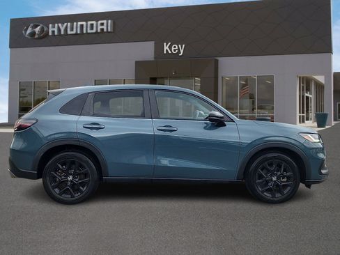 Used 2023 Honda HR-V Sport image 3
