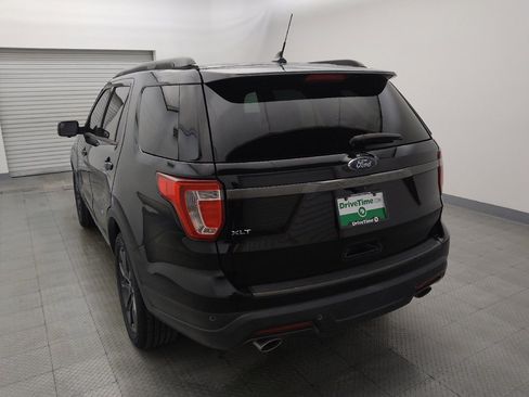 Used 2018 Ford Explorer XLT w/ Equipment Group 202A FWD image 6