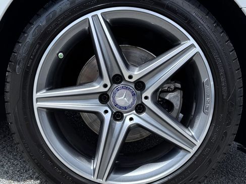 Used 2017 Mercedes-Benz E 300 image 15