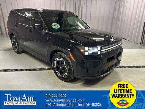 Used 2025 Hyundai Santa Fe SE image 1