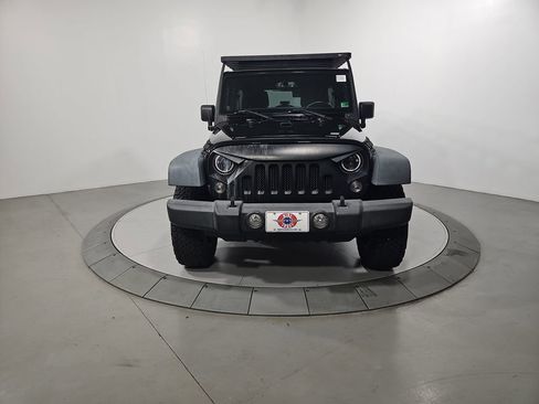 Used 2014 Jeep Wrangler Unlimited Rubicon w/ Connectivity Group image 9