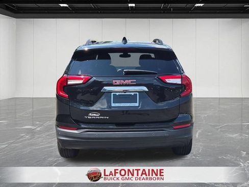Used 2023 GMC Terrain SLE w/ Driver Convenience Package FWD image 4