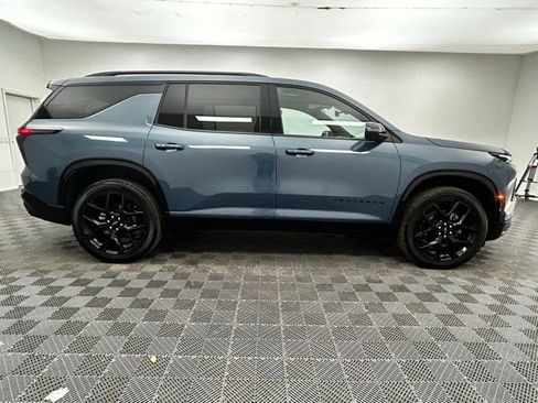 Used 2024 Chevrolet Traverse RS image 18