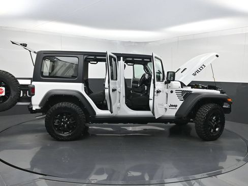 Used 2022 Jeep Wrangler Unlimited Sport AWD/4WD image 32