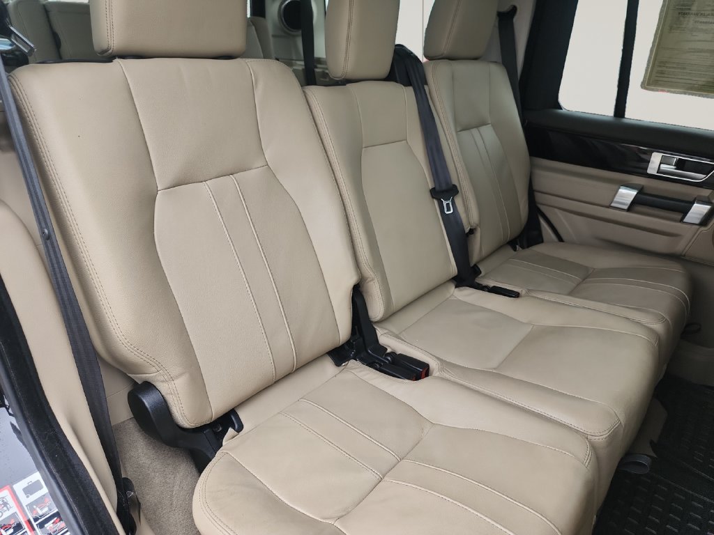 Used 2016 Land Rover LR4 HSE AWD/4WD image 17