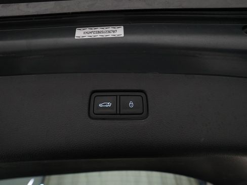 Used 2025 Genesis GV80 2.5T Standard image 15