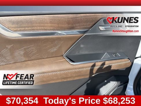 New 2026 GMC Acadia Denali Ultimate w/ LPO, Floor Liner Package AWD/4WD image 43