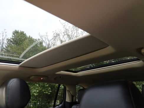 Used 2019 Lincoln MKT AWD image 13