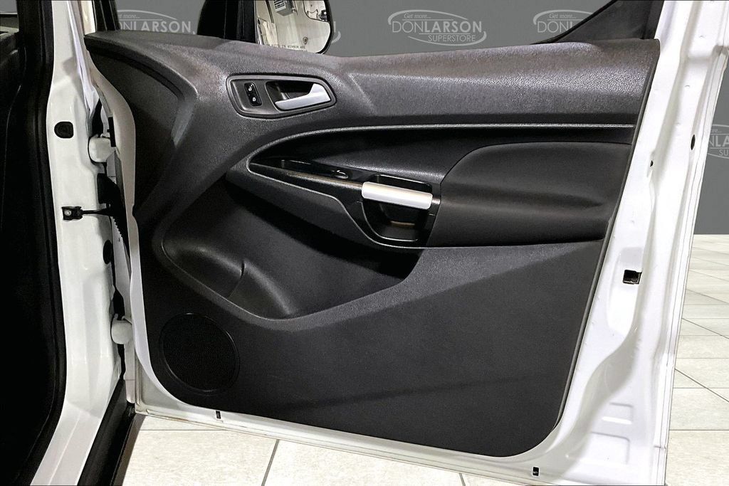 Certified 2017 Ford Transit Connect XLT FWD image 15