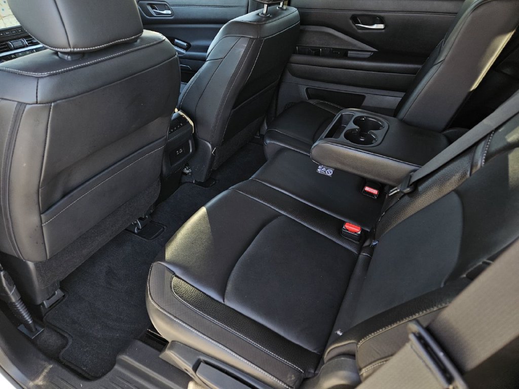 Certified 2024 Nissan Pathfinder SL FWD image 10