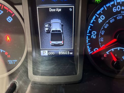 Used 2021 Toyota Tacoma SR AWD/4WD image 13