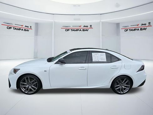 Used 2017 Lexus IS 200t RWD image 3