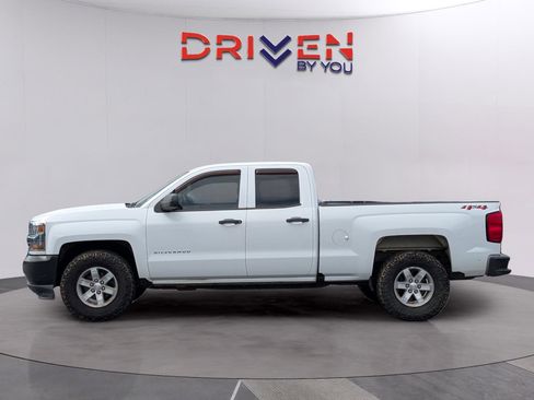 Used 2019 Chevrolet Silverado 1500 W/T w/ WT Convenience Package AWD/4WD image 2