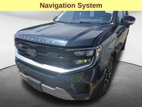 Used 2025 Ford Expedition Platinum w/ Driver's Package AWD/4WD image 4