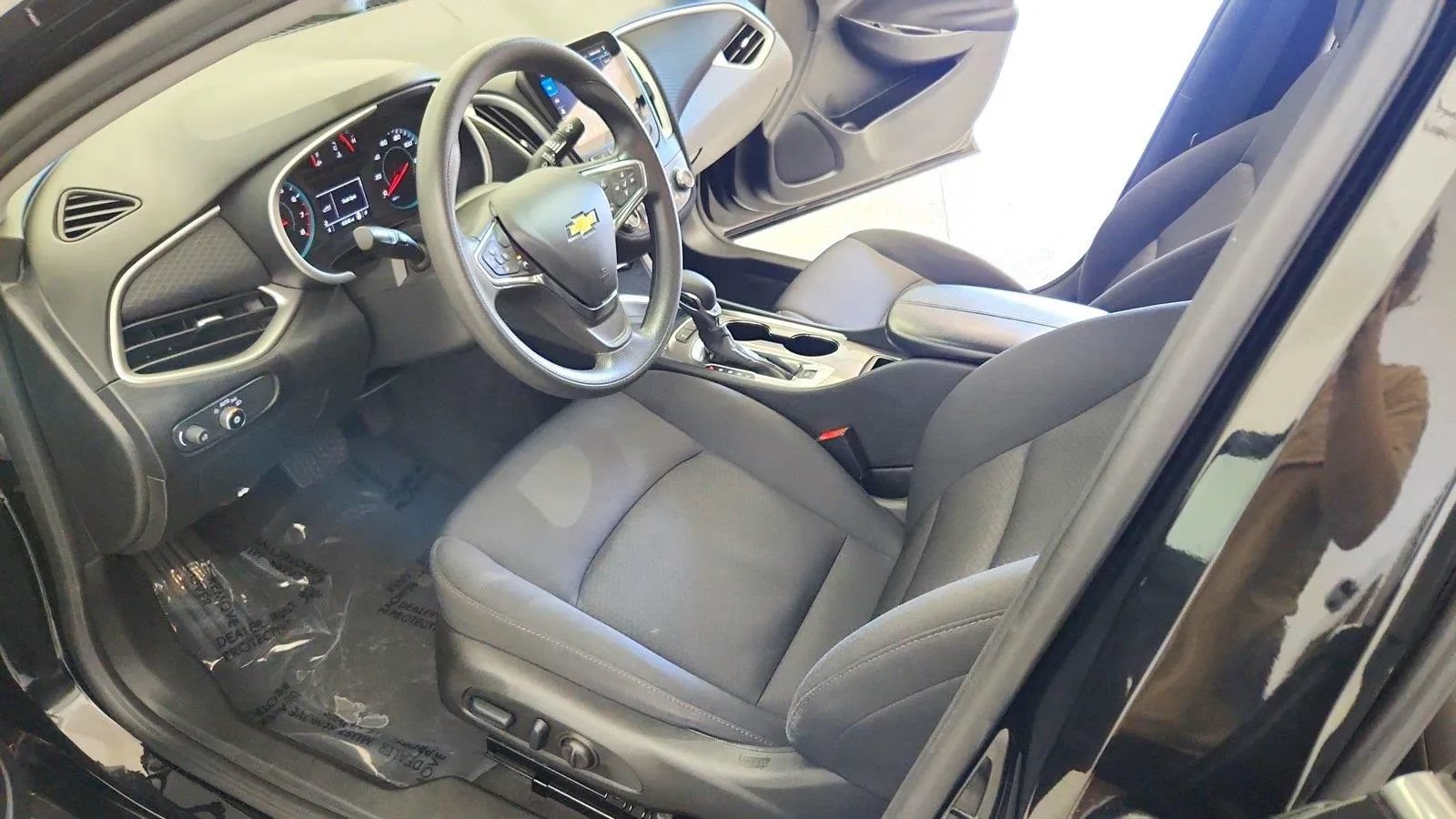 Used 2024 Chevrolet Malibu LT FWD image 14