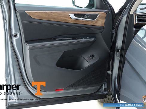 Used 2024 Volkswagen Atlas SE FWD image 18