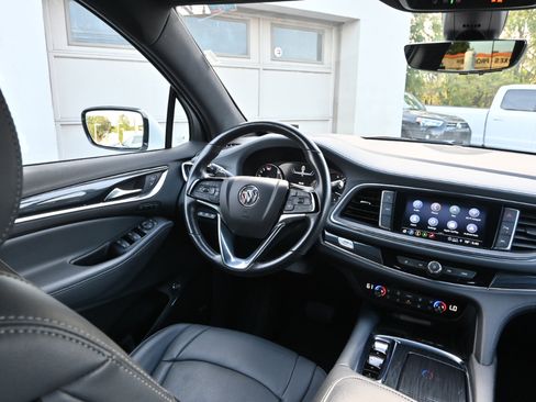 Used 2024 Buick Enclave Premium image 26