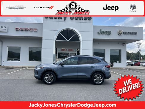 Used 2026 Ford Escape ST-Line w/ Tech Pack #1 AWD/4WD image 1
