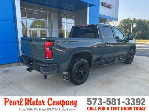 Used 2025 Chevrolet Silverado 2500 LTZ w/ LTZ Plus Package AWD/4WD image 4