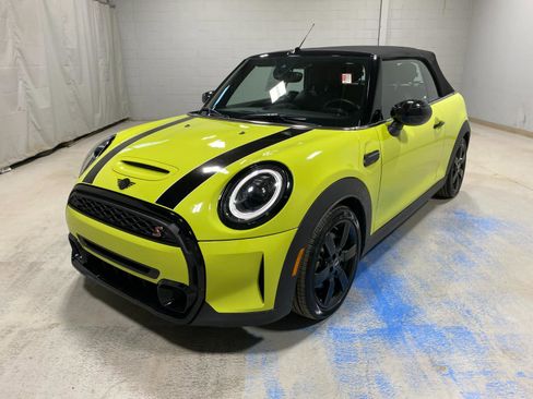Used 2023 MINI Cooper S image 1