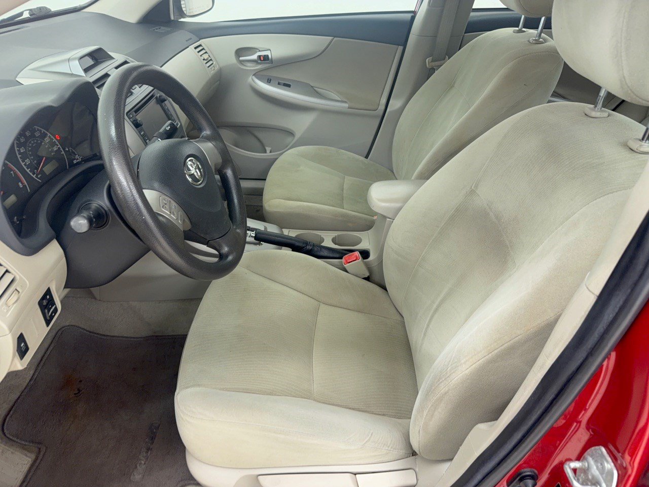 Used 2013 Toyota Corolla LE FWD image 5