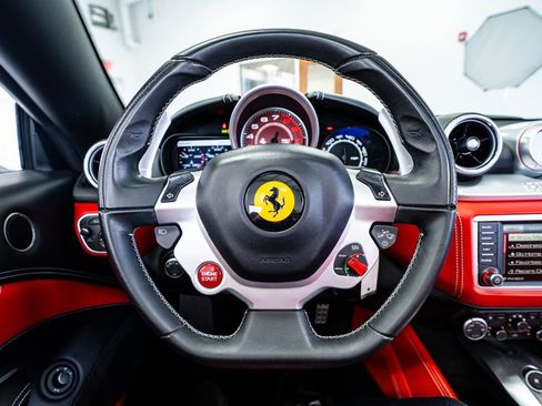 Used 2017 Ferrari California T image 45