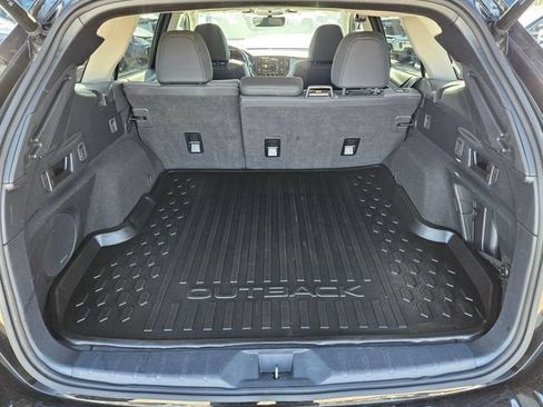 Used 2025 Subaru Outback Onyx Edition AWD/4WD image 29