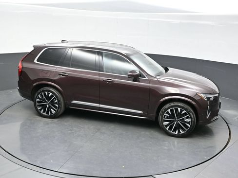 Used 2025 Volvo XC90 B5 Ultra AWD/4WD image 38