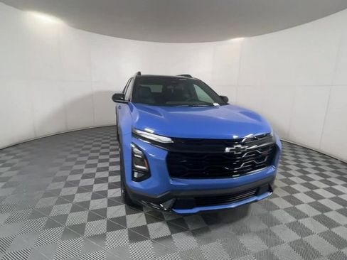 New 2026 Chevrolet Equinox RS w/ LPO, Floor Liner Package image 3