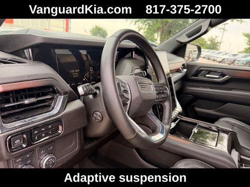 Used 2025 GMC Yukon Denali AWD/4WD image 14