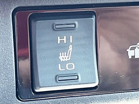 Used 2025 Toyota RAV4 XLE w/ Convenience Package AWD/4WD image 20