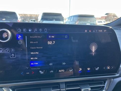 New 2026 Chevrolet Equinox EV LT image 24