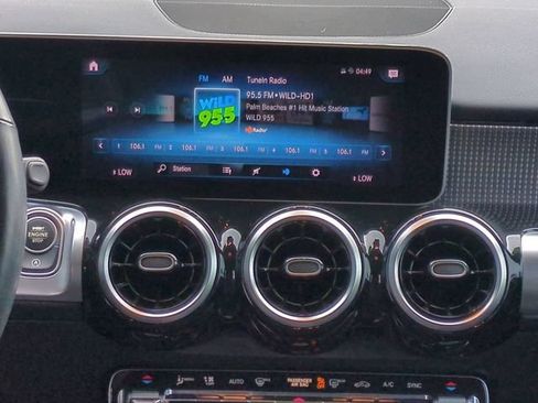 Used 2020 Mercedes-Benz GLB 250 4MATIC image 20