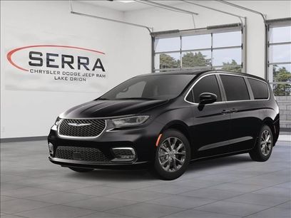 New 2025 Chrysler Pacifica Select