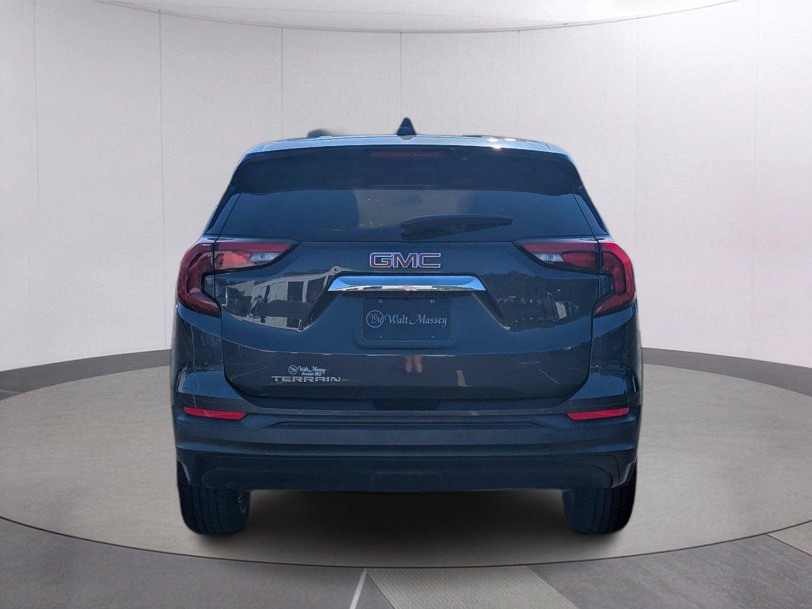 Used 2018 GMC Terrain SLE FWD image 4