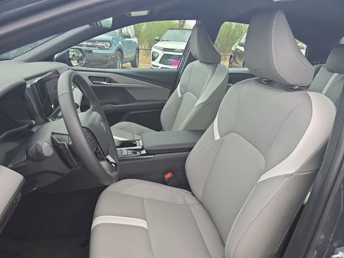 Used 2026 Toyota Camry SE w/ Convenience Package image 14