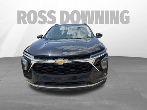 Used 2024 Chevrolet Trax LT FWD image 2