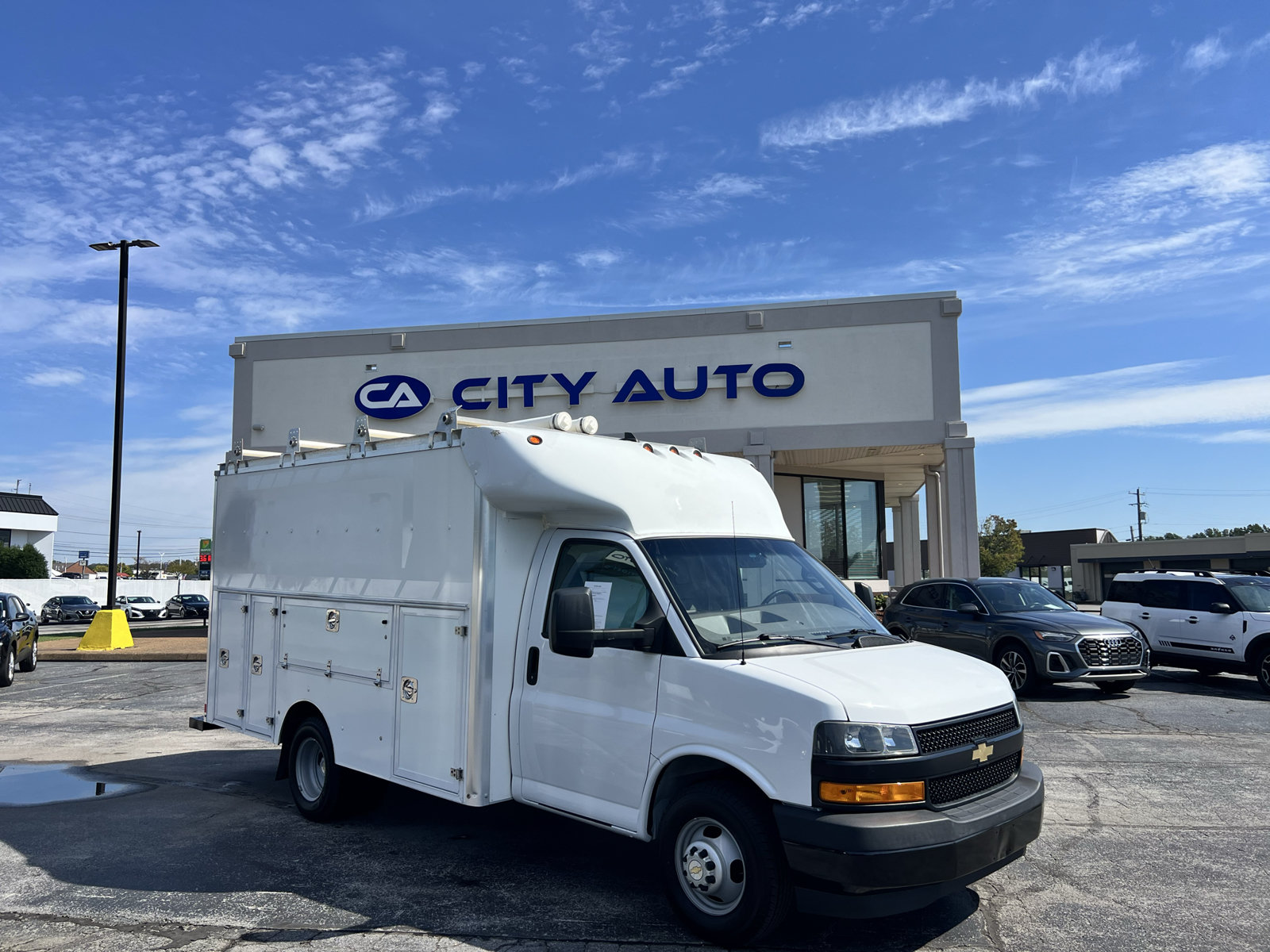 Used 2020 Chevrolet Express 3500 w/ Power Convenience Package RWD image 1